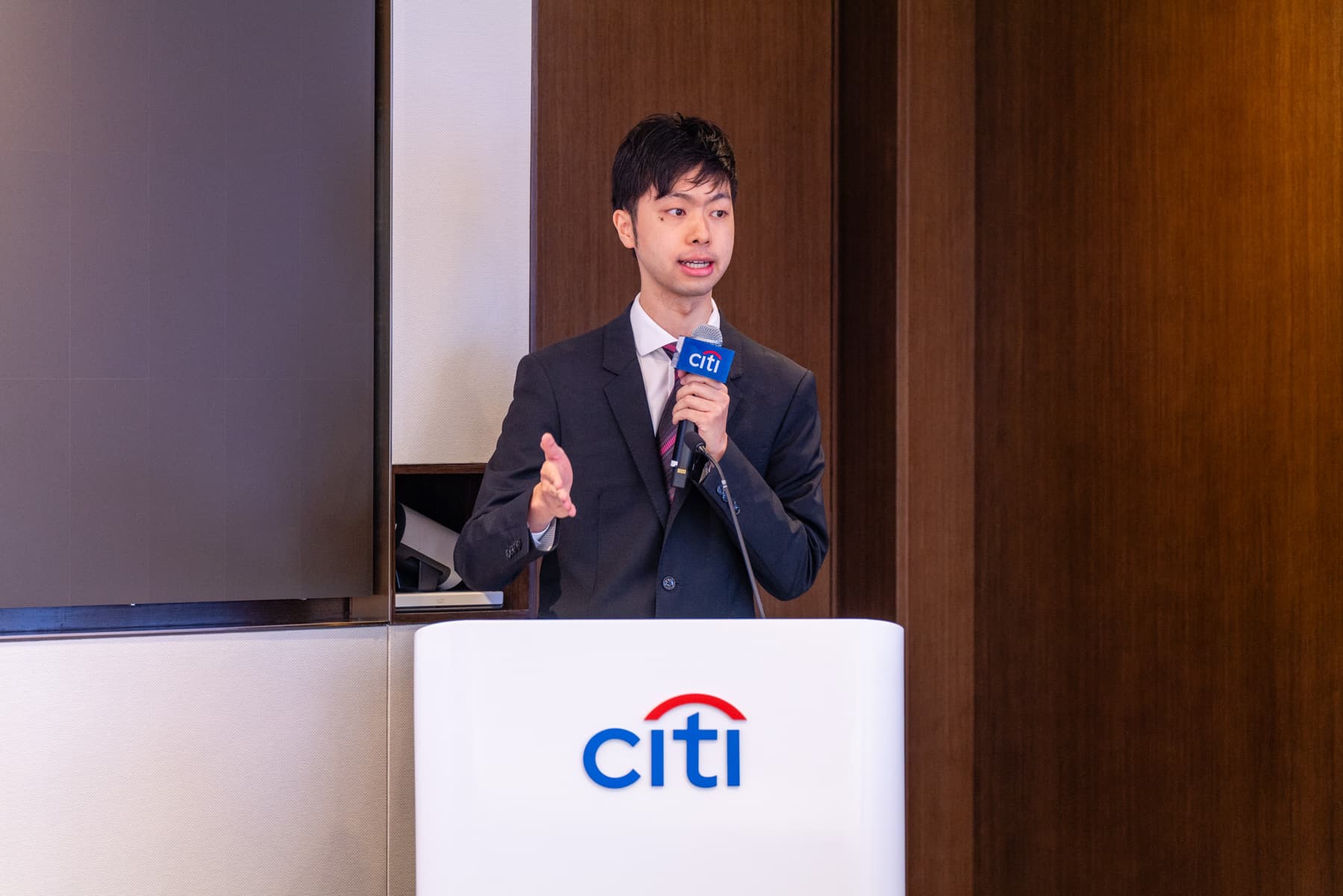 從 Citi 呈獻 IdeaPOP! 2026 比賽舞台延伸 決賽隊伍賽後工作坊_9