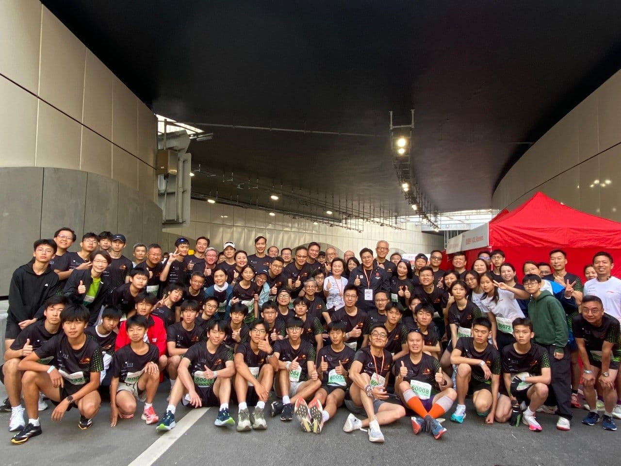 HK01-中中聯會組隊參戰街馬 體會同行陪伴與扶持 師生相約下年再戰